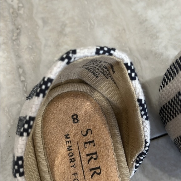 Super cute bow tie striped pointed toe flats - Picture 3 of 3